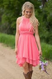 Des fleurs des champs et inspiration déco, tendance robes, voyages de rêve, recevez chaque semaine le meilleur de mariage.com. 1001 Idees Comment Adopter La Robe Champetre Chic Pour La Saison Des Mariages Robe Champetre Chic Robes Country Demoiselle D Honneur Robe Courte