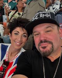 Happy Anniversary Kiki! 31 years married to me has not been an easy task.  Today I dedicate my page to you as it is a rare occasion for such an  accomplishment. Although