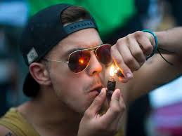 20 Colleges Where Students Smoke The Most Weed Business Insider India