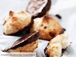 Rochers Legers A La Noix De Coco Recettes Recette En 2020 Recette Alimentation Noix De Coco