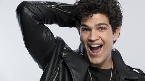 Aparato do Entretenimento: [UniTeen]: "Like, La Leyenda" conheça o perfil  dos personagens da nova aposta de Pedro Damián