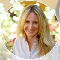 Shari Proctor's Instagram, Twitter & Facebook