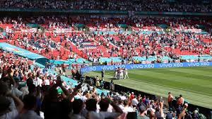 Official instagram account of wembley stadium connected by ee. Bolelshik Upal S Verhnego Yarusa Tribuny Vo Vremya Matcha Evro 2020 Na Uembli