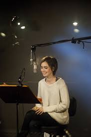 Listen To Lily Collins Read Peter Pan On J M Barrie S Birthday Exclusive Lily Collins Hair Love Lily Lilly Collins