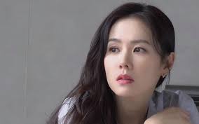 Chị đẹp" Son Ye Jin lộ bí quyết "cua" được Huyn Bin là nhờ thói quen chăm  sóc nhan sắc ai cũng nên đọc
