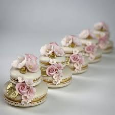 Karine Jingozian Auf Instagram Farine Floral Macarons Farine Macarons Floral Macs Custom O Wedding Desserts Wedding Cakes With Cupcakes Fancy Desserts