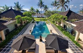 • 180 m² • verfügbar ab 1.9.2021. Ferienvillen Auf Bali Mit Pool Und Personal Mieten