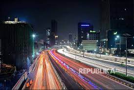 Check spelling or type a new query. Kerlip Kota Jakarta Malam Hari Republika Online