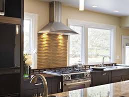 سطح العمل في عتبة المطبخ