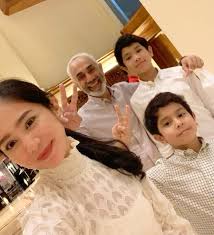 Birthday, bio, family, parents, age, biography, born (date of birth) and all information latest information about bunga zainal updated on february 14, 2021. 10 Potret Cantik Dan Memesona Bunga Zainal Di Bali
