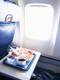 Ich bedanke mich für die jahrelange gute zusammenarbeit mit ihnen. 5 Tricks Wie Man Im Flugzeug Gesundere Snacks Isst Stylight