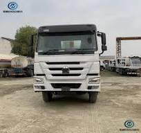 New Sinotruk HOWO-7 Nx High Capacity 5-30 Cbm Sewage Silt Road Suction Sludge Truck 4X2 6X4 Mud Mire Ooze Slurry Slush Transport Tank Truck with Pump