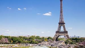 Maybe you would like to learn more about one of these? Jo 2024 Paris Accroche Un Drapeau De La Taille D Un Terrain De Foot Au Sommet De La Tour Eiffel