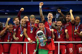 Zu beginn der em 2016 mühte sich der gastgeber frankreich ins turnier. Fussball Em 2016 Eder Macht Portugal Zum Europameister Fussball Stuttgarter Zeitung