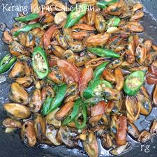 Resep masakan seafood yang pertama adalah olahan kerang hijau kupas dengan bumbu saus tiram. Kerang Cabe Hijau Tumis Hijau