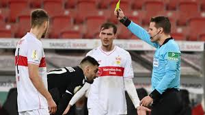 Schiedsrichter brych ist mit dem strafstoß auch nicht glücklich. Gladbach Elfmeter Schiedsrichter Chef Raumt Kommunikationsdefizit Ein Welt