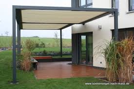 Vollelektronische Aufrollung Per Fernbedienung Seitliche Beschattung Moglich Steuerung Uber Somfy Motoren Ve Sonnensegel Outdoor Dekorationen Hinterhof Designs