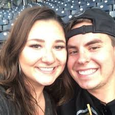 Carly Grove (@GroveCarly)