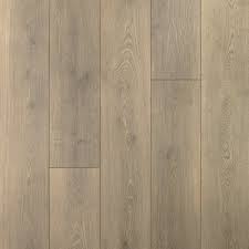 8 X 47 X 12mm Oak Laminate Flooring In 2020 Oak Laminate Oak Laminate Flooring Laminate Flooring Colors