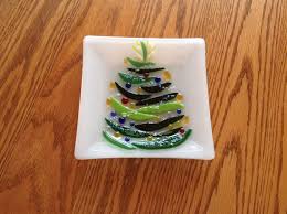 Our fused glass christmas plates are a perfect way to serve appetizers for festive family gatherings. Pin On Glass Fusing