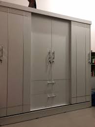 Gambar lemari pintu geser minimalis hitam black terbaru 2017. Jual Lemari Pakaian 4 Pintu Sliding Minimalis New Jakarta Barat Rajafurnitureminimalis Tokopedia