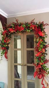 Decoracion De Puertas Para Navidad Tendencias 2019 2020 Holiday Decor Christmas Christmas Decor Diy Christmas Door Decorations