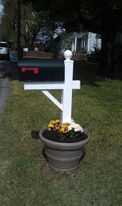 No More Snapped Or Rotted Mailbox Posts Flower Pot Cement And A Plastic Post Kit From Lowe S Put A Few Holes Under Th Diy Mailbox Mailbox Garden Front Yard
