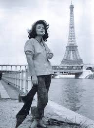 I do not own the rights of this video. H Tzenh Karezh Sto Parisi Greek Women Actresses Greece Pictures