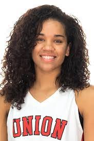 Sara Lytle's Instagram, Twitter & Facebook