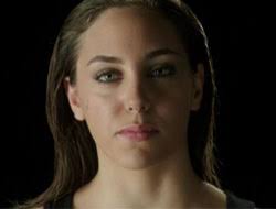 Öykü karayel ve i̇kiz kardeşi ezgi karayel. Iste Oyku Karayelin Ikizi