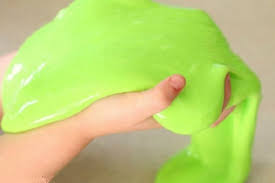 La Recette De Glue Plaxmol La Plus Facile A Faire Et Sans Borax Recette De Glue Recette Glue Recette De Slime