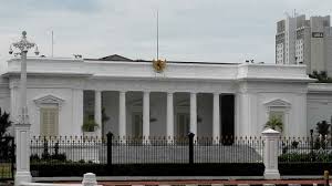 Di indonesia, kita menyebut malaysia sebagai 'negeri jiran'. Bukan Cuma Istana Merdeka Ini 6 Istana Kepresidenan Di Indonesia