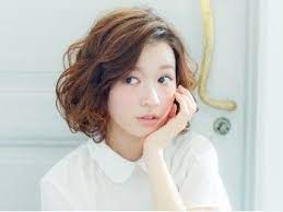 顔のタイプ別 前髪ありvs前髪なし 自分に似合う前髪の見つけ方 ヘアスタイリング ウェーブヘア 似合う前髪