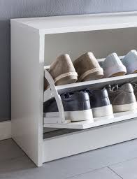 Damit sich durch getragene schuhe keine keime und gerüche in der schuhkommode bilden, ist die regelmäßige säuberung unerlässlich. Wohnling Schuhbank Zoey Weiss Wl5 271 Aus Spanplatte Schuhe Schrank Flur Diele Wohnidee Weiss Holz Bank Sitzflache S Schuhbank Schuhaufbewahrung Schuhe