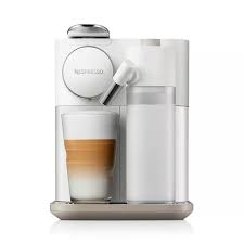 Pour the milk into the steamer along with two tablespoons of the ghiradelli barista dark chocolate chips. Nespresso Gran Lattissima Espresso Machine By De Longhi Kaffeemaschine Beste Kaffeemaschine Filterkaffeemaschine