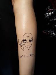 Henna tattoos henna tattoo designs arm boho tattoos dainty tattoos up tattoos dream tattoos mini tattoos finger tattoos body art tattoos. Vain Venom Ink Tattoo And Piercing Studio On Twitter Finally Got My Alien Done Thank You Juli Tattoos Alientattoo Epictattoo Satattoos Vainvenominksa Southafricanartist Tinytattoo Dynamicblack Inkedgirls Inkedguys Art Ink Weirdtattoo