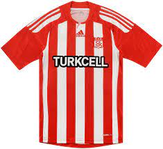 In der darauffolgenden saison erreichte er mit seinem team die zweitligameisterschaft und damit den direkten wiederaufstieg in die süper lig. Sivasspor Weg Fussball Trikots 2006 2007