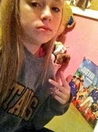 Ella Kramer's Instagram, Twitter & Facebook