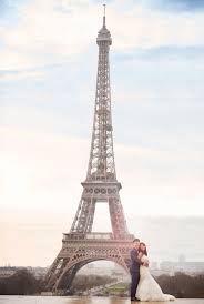 Paris Pre Wedding Photography For Singapore Couple At Eiffel Tower And Palais Royale Arnel Onethreeonefour Prewedding Photography Pre Wedding Photoshoot Eiffel Tower