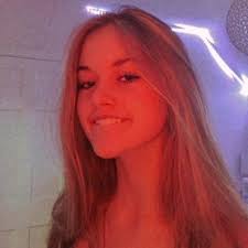 Eileen Cobb's Instagram, Twitter & Facebook