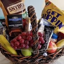 Choose your local florists in north shore, auckland as all our florists deliver flowers same day on orders received before 2pm. Fruit And Gourmet Basket Berkshire Florist Darlenes Flowers Local Flower Delivery Berkshire Ny 13736