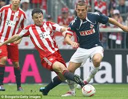 He played in the netherlands, spain, germany and italy.during his stay in germany for bayern munich, he made club history, becoming the first team captain not from germany. Liverpool Miss Out On Mark Van Bommel As Dutchman Swaps Bayern Munich For Ac Milan Daily Mail Online