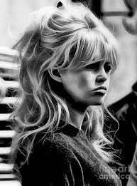 Hey ihr lieben, dieses mal zeige ich euch eine tolle 60's frisur, ich hoffe sie gefällt euch! 120 Brigitte Bardot Ideen Brigitte Bardot Bardot Bridget Bardot