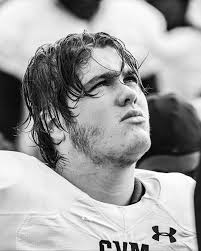 Toutes nos félicitations à notre spécialiste des retours de bottés William  Savard pour sa nomination sur l'équipe d'étoiles D1. 📸 @paulpoint