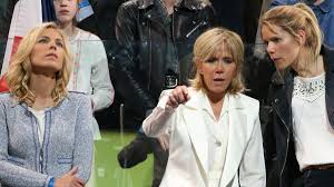.staatschef emmanuel macron (41) ist der altersunterschied ähnlich gross: Brigitte Macron Sie Ist Eine Prasidentenfrau Der Ganz Anderen Neuen Art Welt