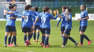 Rose lavelle of the u.s. China Football Hair Colour Cancels Play At Women S Match Bbc News