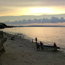 Gambar pemandangan di tepi pantai. Pemandangan Sunset Yang Indah Di Tepi Pantai Pasir Panjang Kota Kupang Foto Van Pasir Panjang Beach Kupang Tripadvisor