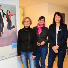 Haus neuland is located in bielefeld. Aktion Vor Ort Mdl Regina Kopp Herr Spd Besuchte Das Haus Neuland In Bielefeld Sennestadt Tag Der Medienkompetenz