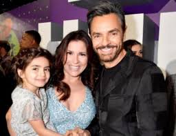 Jun 29, 2021 · a través de instagram, alessandra rosaldo compartió algunos clips de lo divertido que la pasó la familia derbez, casi completa, en las atracciones del parque. Eugenio Derbez Y Alessandra Rosaldo Revelan Que Estuvieron Al Borde Del Divorciarse Xoxo News Romances