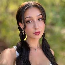 Mariah Moss's Instagram, Twitter & Facebook